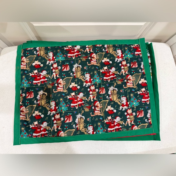 NEW Festive Christmas Quilted Reversible Placemats  ~ Set of 6 ~ Handmade - Picture 4 of 10